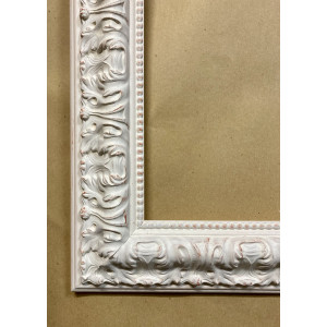 Cornice lavorata avorio leggermente invecchiata