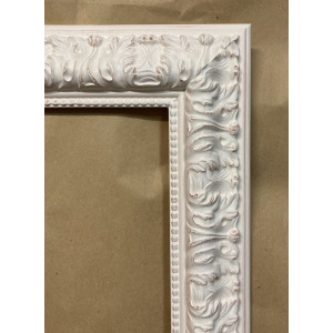 Cornice lavorata avorio leggermente invecchiata