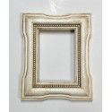 Cornice lavorata - avorio invecchiato sfumata oro Cornice lavorata - avorio invecchiato sfumata oro