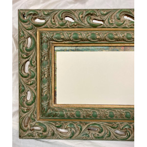 Cornice traforata verde e oro