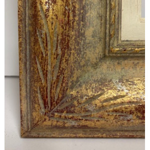 Cornice bordeaux e foglia oro con intagli sugli angoli
