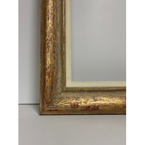 Cornice bordeaux e foglia oro con intagli sugli angoli