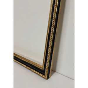 Cornice nera e doppio filo oro