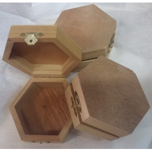 Scatola in legno grezzo esagonale per decoupage 