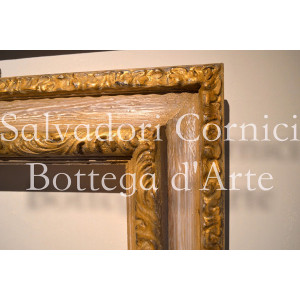 Cornice con bordi lavorati - avorio con foglia oro