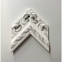 Cornice lavorata bianca e argento Cornice lavorata bianca e argento